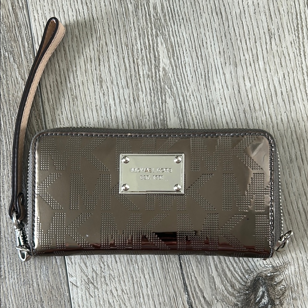 Michael Kors Shiny Brown Wallet